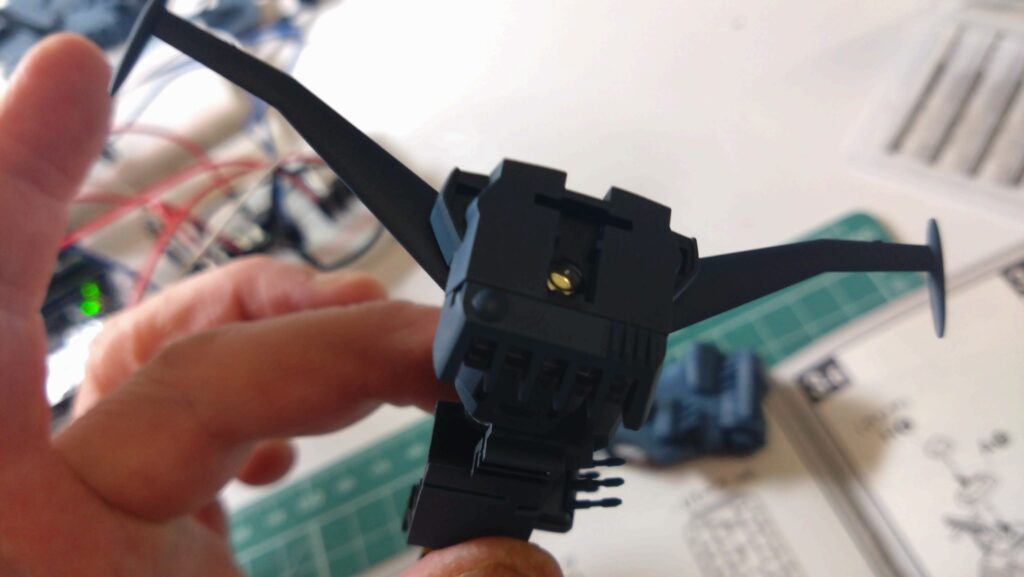 1/500 宇宙戦艦ヤマトを塗装して電飾作成する。その11、LEDを組込みながらパーツを組み上げていきます。バンダイ（BANDAI）の画像