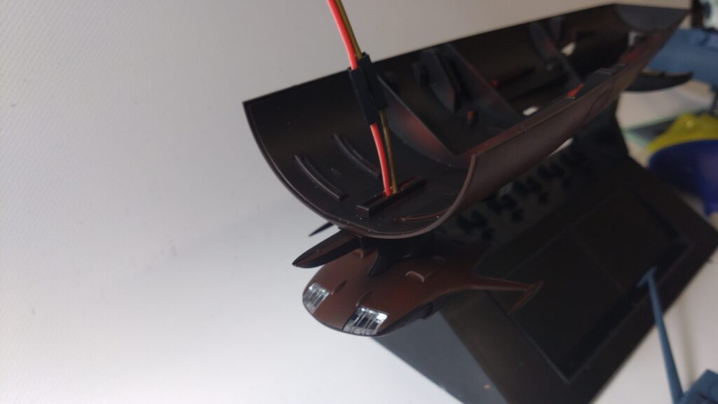 1/500 宇宙戦艦ヤマトを塗装して電飾作成する。その11、LEDを組込みながらパーツを組み上げていきます。バンダイ（BANDAI）の画像