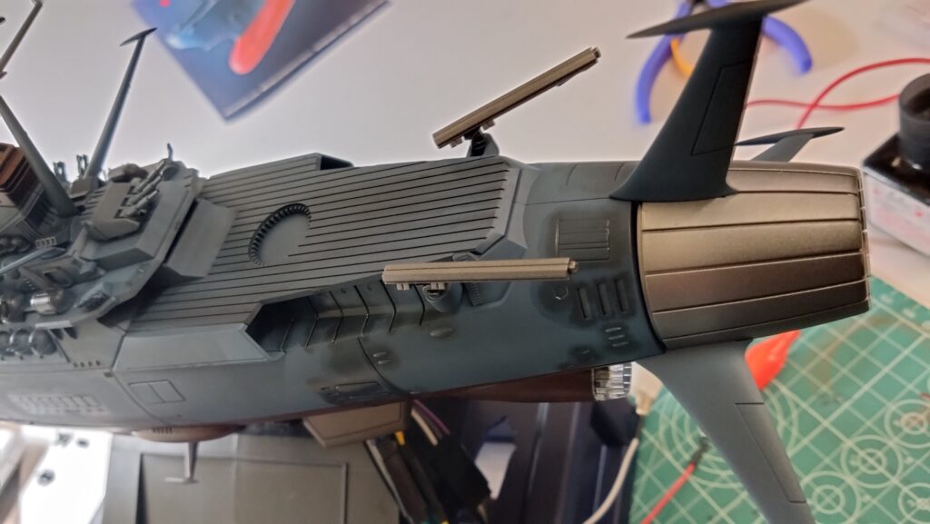 1/500 宇宙戦艦ヤマトを塗装して電飾作成する、その13。スミ入れと汚し作業（ウォッシング）、そして仕上げていきますの画像