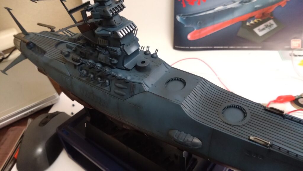 1/500 宇宙戦艦ヤマトを塗装して電飾作成する、その13。スミ入れと汚し作業（ウォッシング）、そして仕上げていきますの画像
