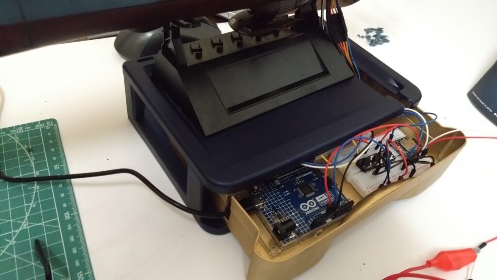 1/500 宇宙戦艦ヤマトを塗装して電飾作成する、その12。Arduinoキットを土台にセットしていきますの画像