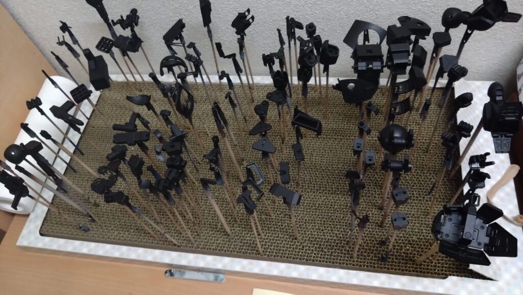 ウェーブ(WAVE)の1/24スケール スコープドッグ レッドショルダーカスタムを汚して完成させます。④ まずは外装のグリーンを塗装していきます。(装甲騎兵ボトムズ)の画像