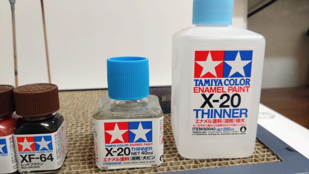 スコープドッグをエナメル塗料による筆塗でパイロットを塗装するの画像