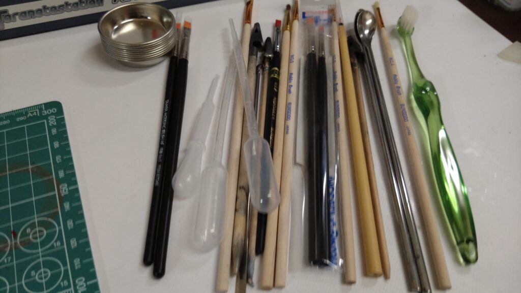 スコープドッグをエナメル塗料による筆塗でパイロットを塗装するの画像