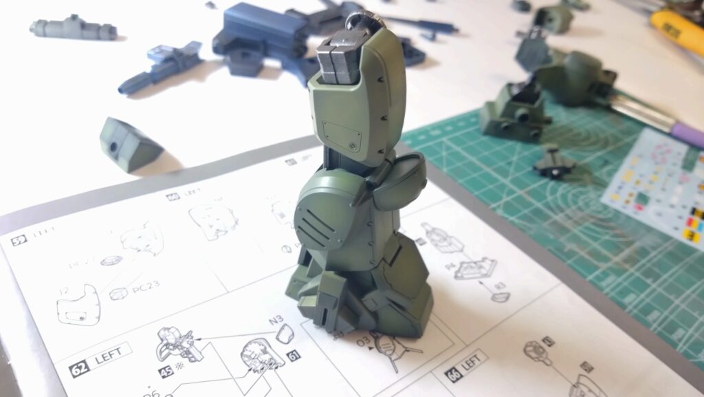 ウェーブ（WAVE）の1/24スケール スコープドッグ レッドショルダーカスタムを汚して完成させます。⑦　スミ入れや汚す作業の前に組み上げてしまいます。（装甲騎兵ボトムズ）の画像