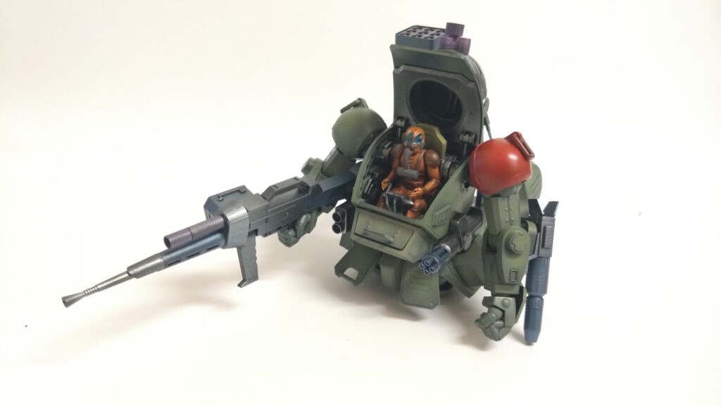 ウェーブ（WAVE）の1/24スケール スコープドッグ レッドショルダーカスタムを汚して完成させます。⑦　スミ入れや汚す作業の前に組み上げてしまいます。（装甲騎兵ボトムズ）の画像