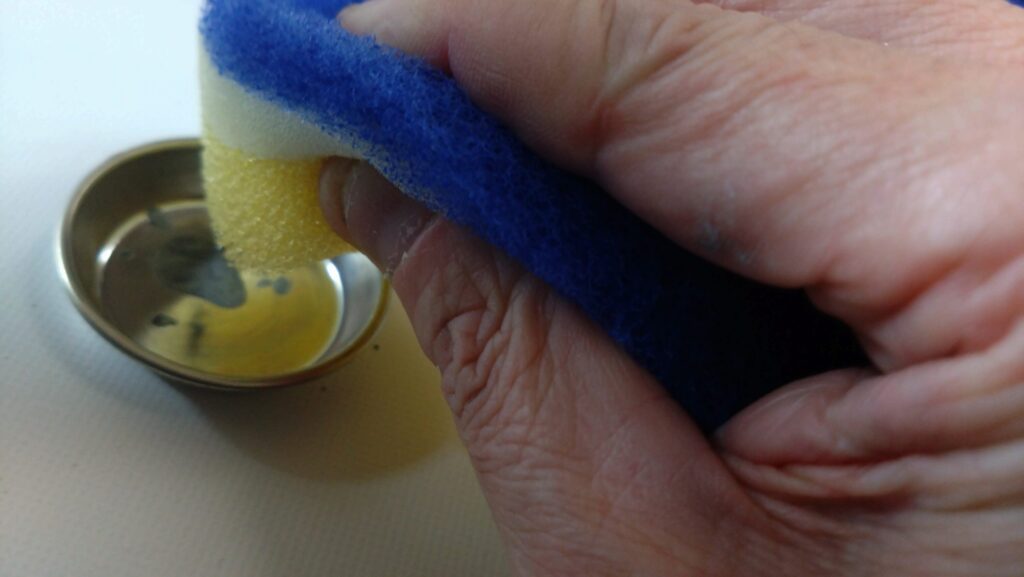 ウェーブ（WAVE）の1/24スケール スコープドッグ レッドショルダーカスタムを汚して完成させます。⑩　チッピングを施して塗装の剝がれや擦れを表現する。（装甲騎兵ボトムズ）の画像