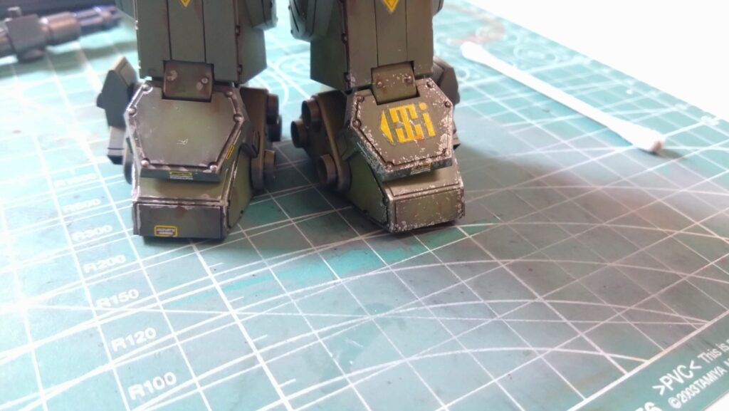 ウェーブ（WAVE）の1/24スケール スコープドッグ レッドショルダーカスタムを汚して完成させます。⑩　チッピングを施して塗装の剝がれや擦れを表現する。（装甲騎兵ボトムズ）の画像