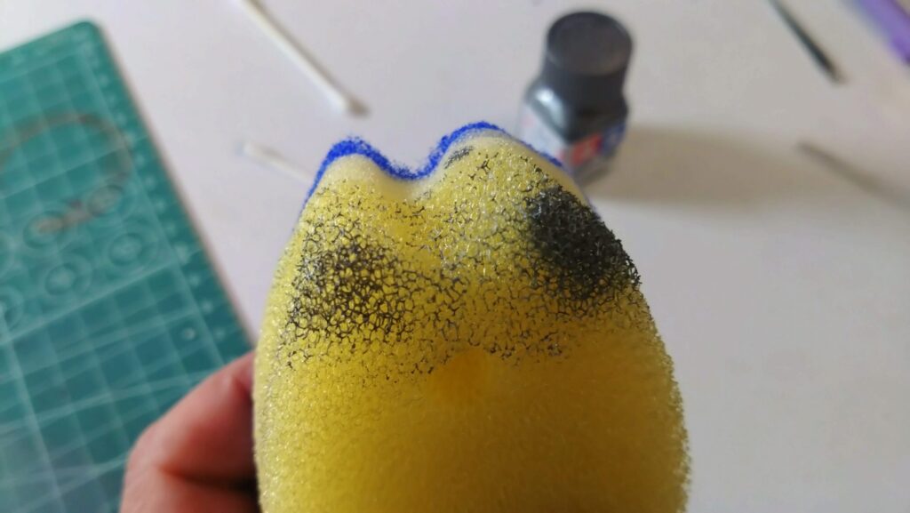 ウェーブ（WAVE）の1/24スケール スコープドッグ レッドショルダーカスタムを汚して完成させます。⑩　チッピングを施して塗装の剝がれや擦れを表現する。（装甲騎兵ボトムズ）の画像