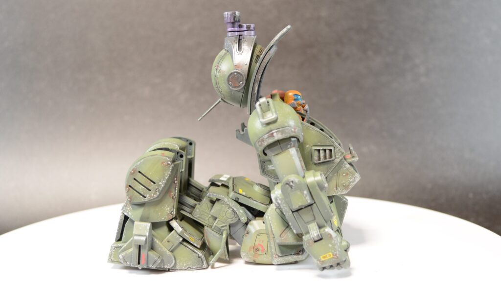 ウェーブ（WAVE）の1/24スケール スコープドッグ レッドショルダーカスタムを汚して完成させます。⑫　完成編その１素立ち編です。（装甲騎兵ボトムズ）の画像