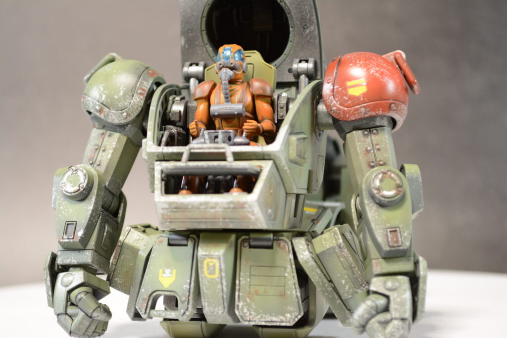 ウェーブ（WAVE）の1/24スケール スコープドッグ レッドショルダーカスタムを汚して完成させます。⑫　完成編その１素立ち編です。（装甲騎兵ボトムズ）の画像