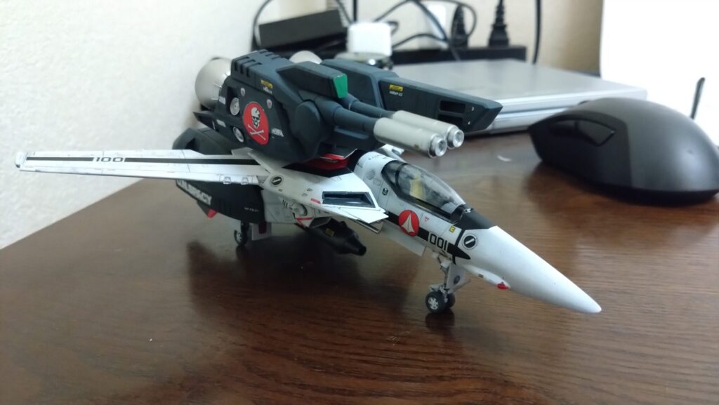 ハセガワの1/72 VF-1 ガウォークを作成、ファイターをおさらいの画像