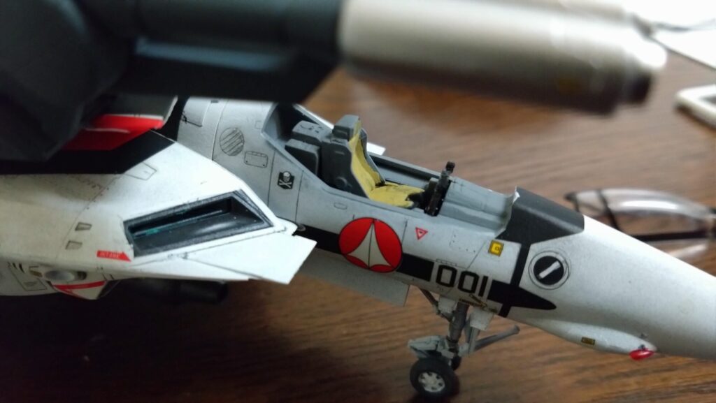 ハセガワの1/72 VF-1 ガウォークを作成、ファイターをおさらいの画像