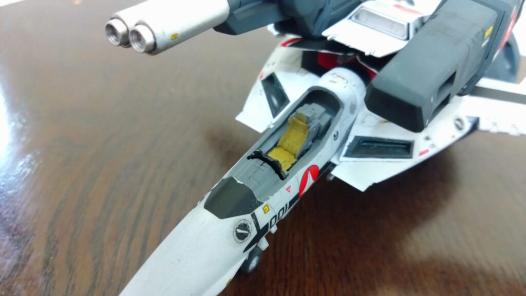 ハセガワの1/72 VF-1 ガウォークを作成、ファイターをおさらいの画像