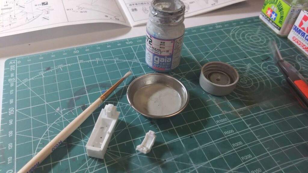 ハセガワの1/72 VF-1 ガウォークを作成、コックピット付近の筆塗の画像