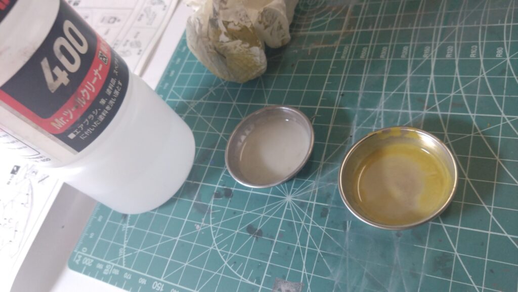 ハセガワの1/72 VF-1 ガウォークを作成、コックピット付近の筆塗の画像