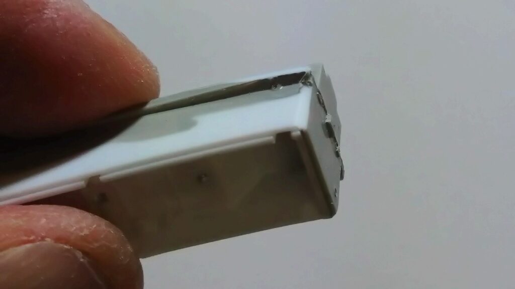 ハセガワ(Hasegawa)の1/72 VF-1 ストライクガウォークバルキリーを作成、コックピット部分の加工箇所の画像