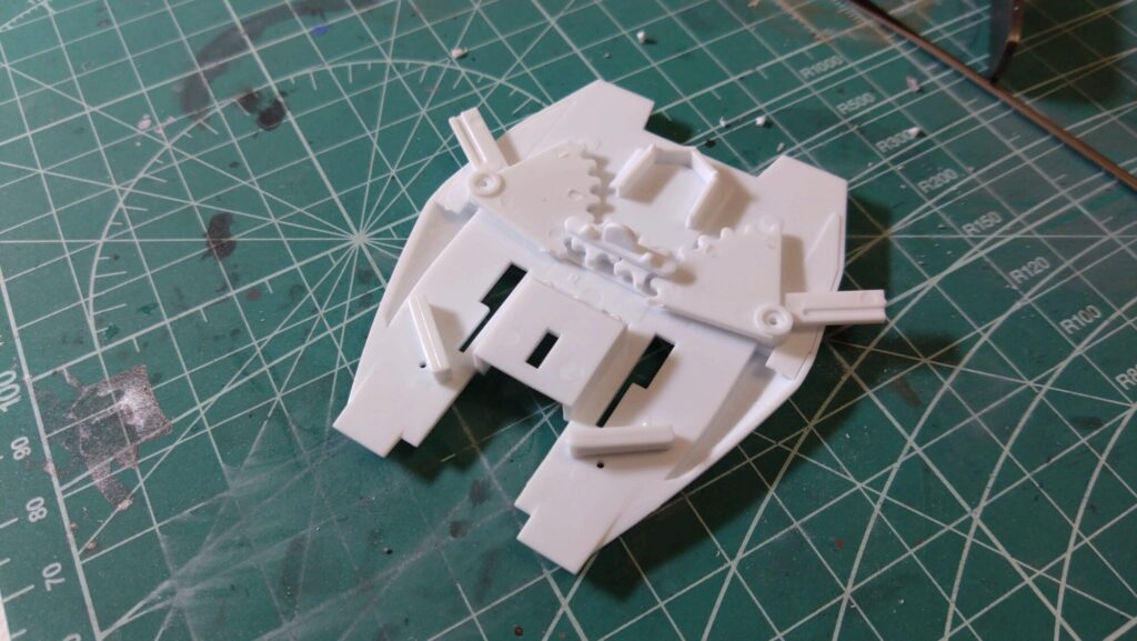 ハセガワ(Hasegawa)の1/72 VF-1 ストライクガウォークバルキリーを作成、本体の作成