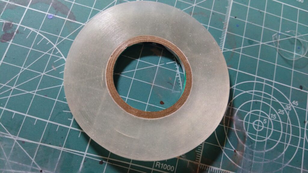 ハセガワ（Hasegawa）の1/72 VF-1 ストライクガウォークバルキリーを作成します。⑤。削って消えたモールドは、スジボリツールで復活、スジを掘ってみます。