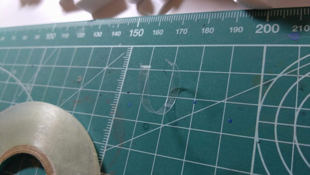 ハセガワ（Hasegawa）の1/72 VF-1 ストライクガウォークバルキリーを作成します。⑤。削って消えたモールドは、スジボリツールで復活、スジを掘ってみます。