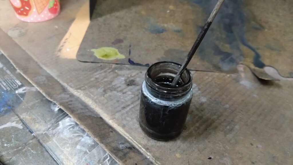 ハセガワのVF-1 ストライクガウォークバルキリーを作成、サーフェイサーを吹いて傷を埋めてい塗装の為の下地作りをしていきますの画像