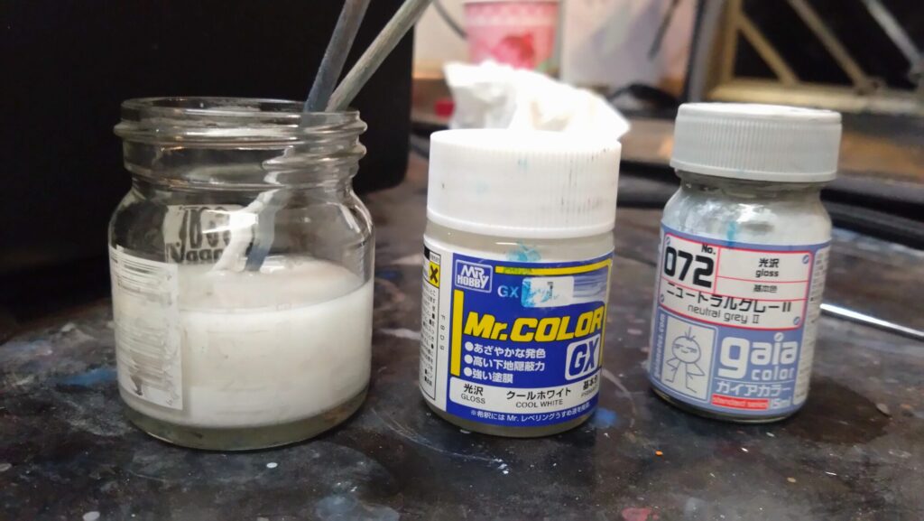 ハセガワ（Hasegawa）の1/72 VF-1 ストライクガウォークバルキリーを作成します。⑧エアブラシでグラデーション塗装、黒立ち上げ塗装を楽しむ。その１。忘れていたマスキングテープも貼り付けますの画像