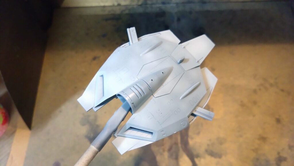 ハセガワ（Hasegawa）の1/72 VF-1 ストライクガウォークバルキリーを作成します。⑧エアブラシでグラデーション塗装、黒立ち上げ塗装を楽しむ。その１。忘れていたマスキングテープも貼り付けますの画像