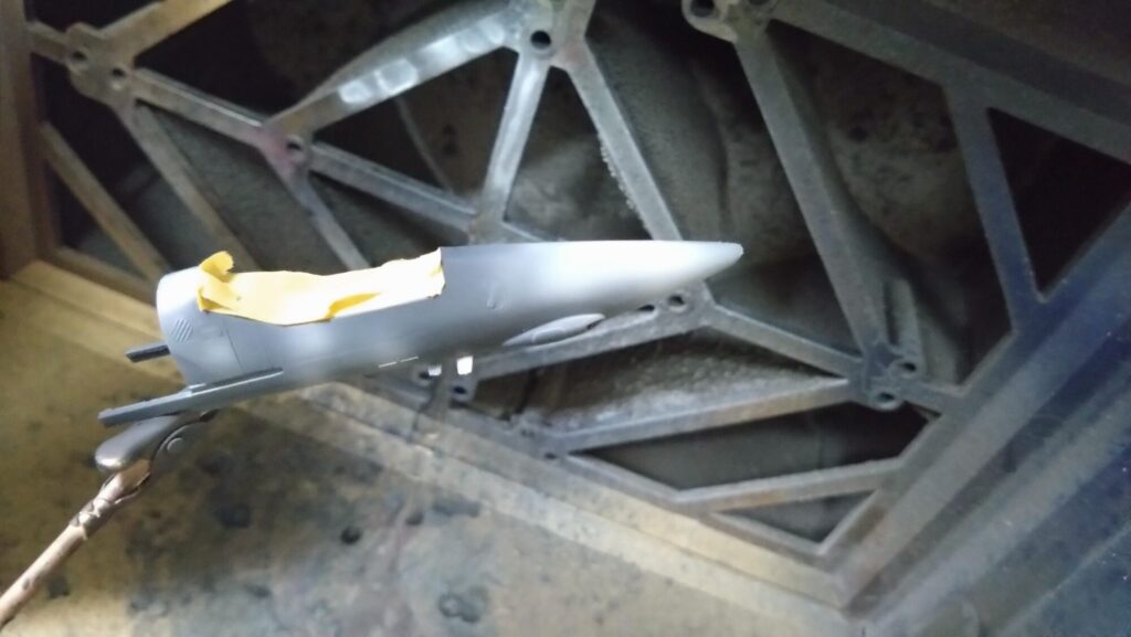 ハセガワ（Hasegawa）の1/72 VF-1 ストライクガウォークバルキリーを作成します。⑨エアブラシでグラデーション塗装、黒立ち上げ塗装を楽しむ。その２の画像