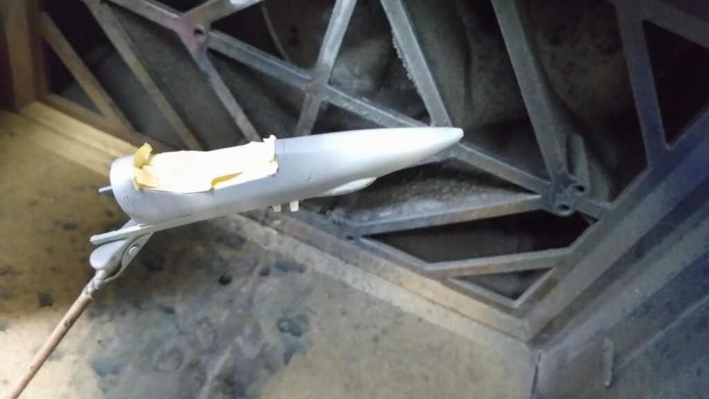 ハセガワ（Hasegawa）の1/72 VF-1 ストライクガウォークバルキリーを作成します。⑨エアブラシでグラデーション塗装、黒立ち上げ塗装を楽しむ。その２の画像