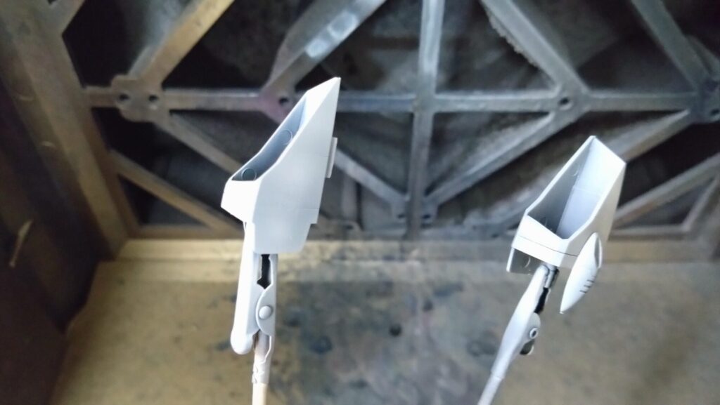 ハセガワ（Hasegawa）の1/72 VF-1 ストライクガウォークバルキリーを作成します。⑨エアブラシでグラデーション塗装、黒立ち上げ塗装を楽しむ。その２の画像