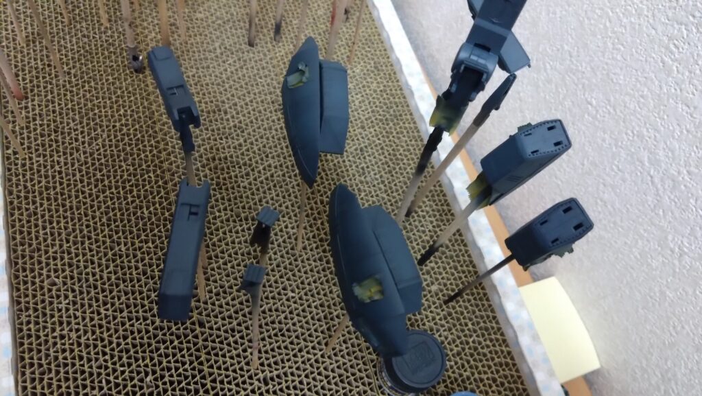 ハセガワ（Hasegawa）の1/72 VF-1 ストライクガウォークバルキリーを作成します。⑨エアブラシでグラデーション塗装、黒立ち上げ塗装を楽しむ。その２の画像