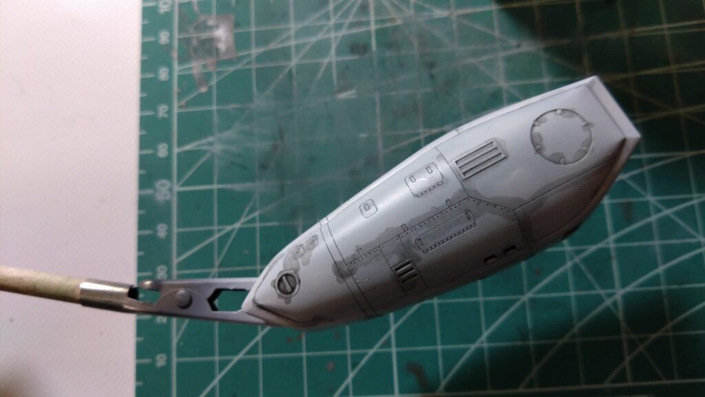 ハセガワ（Hasegawa）の1/72 VF-1 ストライクガウォークバルキリーを作成します。⑩ハセガワのキット特徴、精密なモールドにスミ入れをしていきますの画像