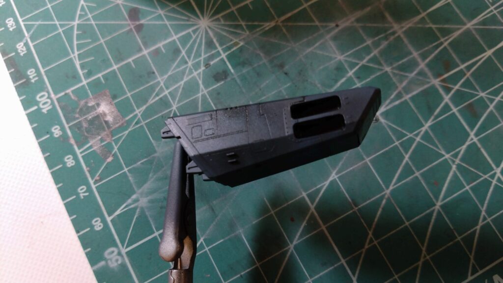 ハセガワ（Hasegawa）の1/72 VF-1 ストライクガウォークバルキリーを作成します。⑩ハセガワのキット特徴、精密なモールドにスミ入れをしていきますの画像