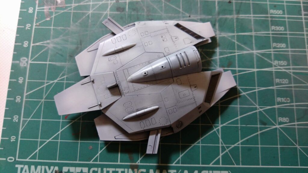 ハセガワ（Hasegawa）の1/72 VF-1 ストライクガウォークバルキリーを作成します。⑩ハセガワのキット特徴、精密なモールドにスミ入れをしていきますの画像