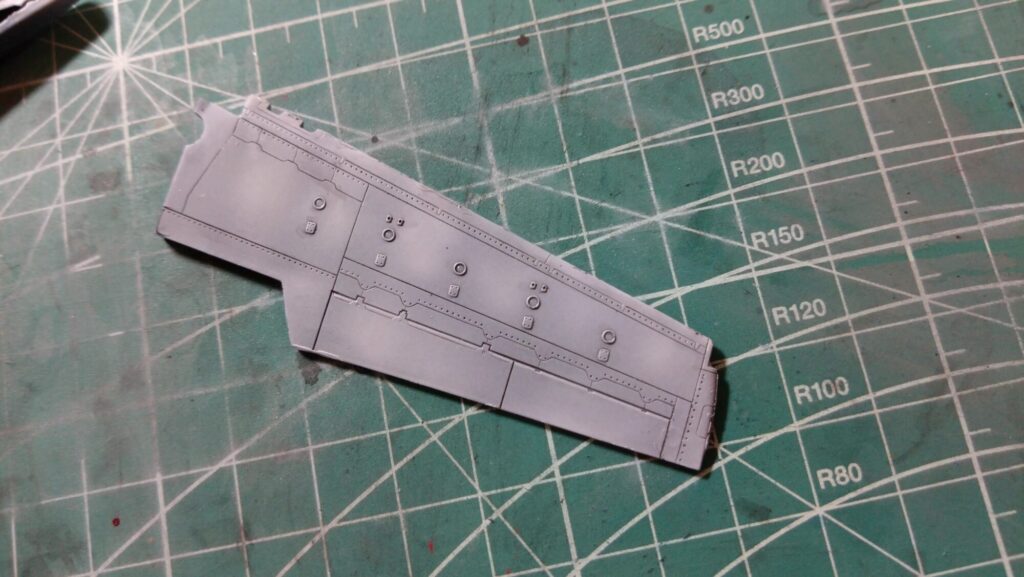 ハセガワ（Hasegawa）の1/72 VF-1 ストライクガウォークバルキリーを作成します。⑩ハセガワのキット特徴、精密なモールドにスミ入れをしていきますの画像