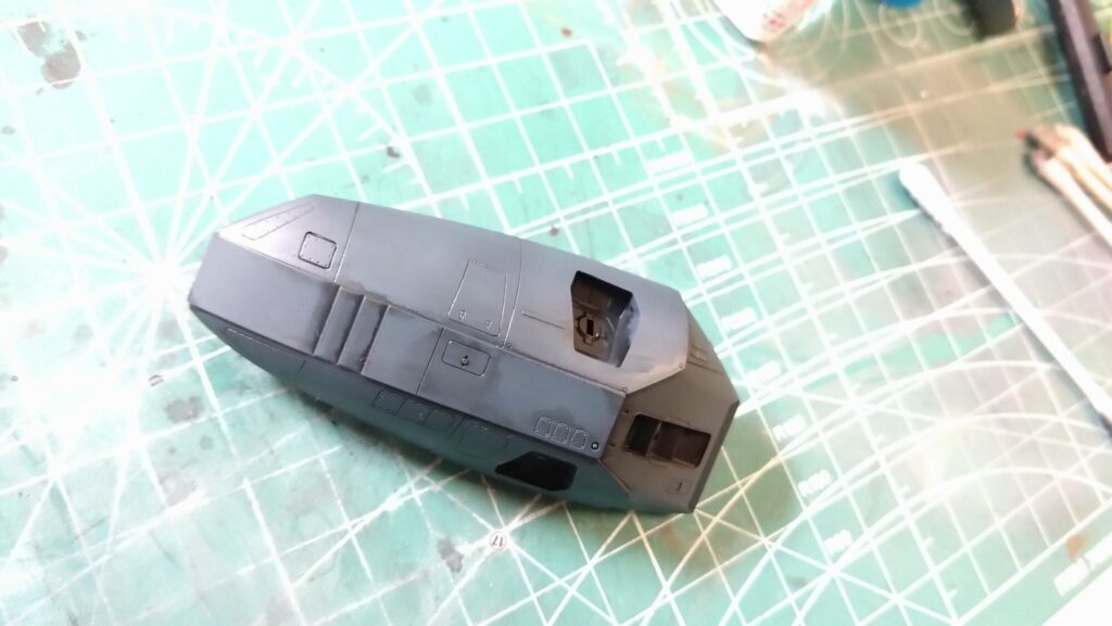 ハセガワ（Hasegawa）の1/72 VF-1 ストライクガウォークバルキリーを作成します。⑩ハセガワのキット特徴、精密なモールドにスミ入れをしていきますの画像