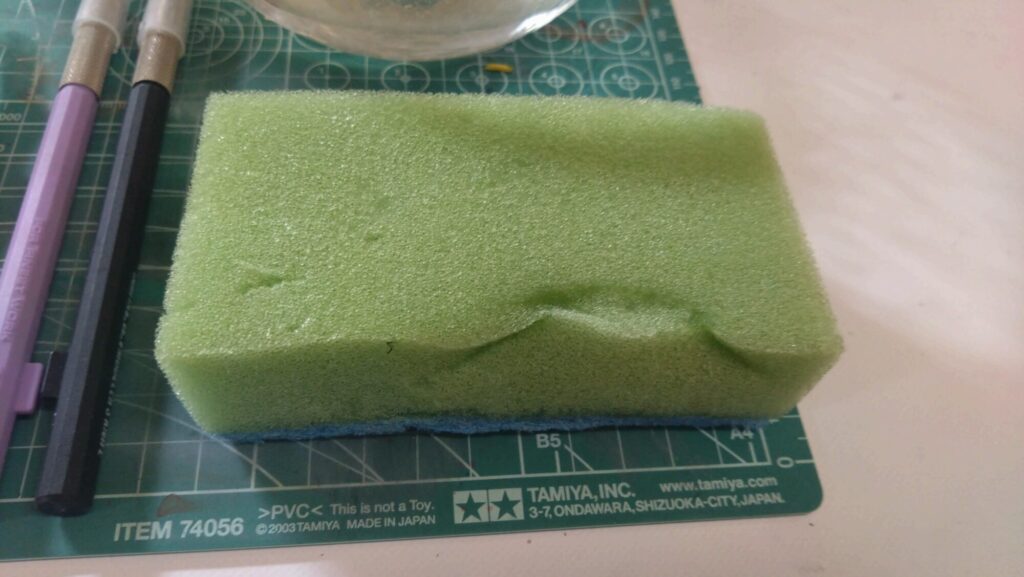 ハセガワ（Hasegawa）の1/72 VF-1 ストライクガウォークバルキリーを作成します。⑪大量の水転写式デカールを貼り付けるが、破れてしまった・・の画像