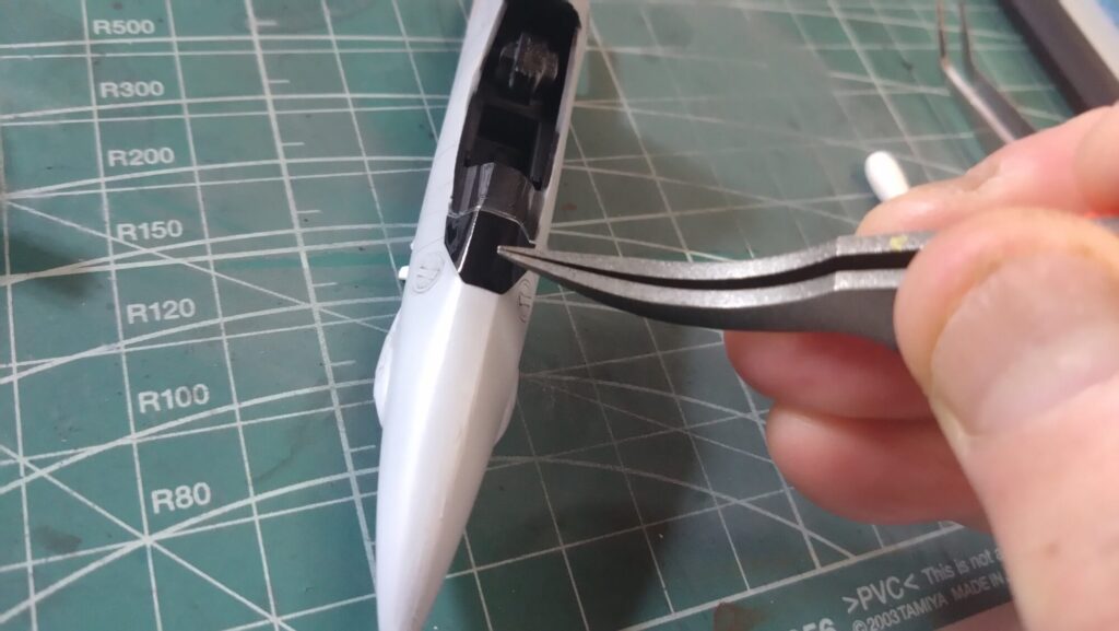 ハセガワ（Hasegawa）の1/72 VF-1 ストライクガウォークバルキリーを作成します。⑪大量の水転写式デカールを貼り付けるが、破れてしまった・・の画像