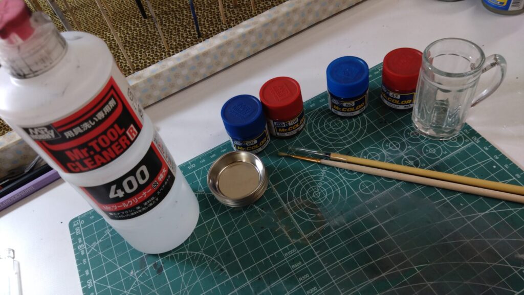 ハセガワ(Hasegawa)の1/72 VF-1 ストライクガウォークバルキリーを作成します。⑫クリアパーツのパーティングラインを消して筆塗、そしてトップコートを吹き付けますの画像