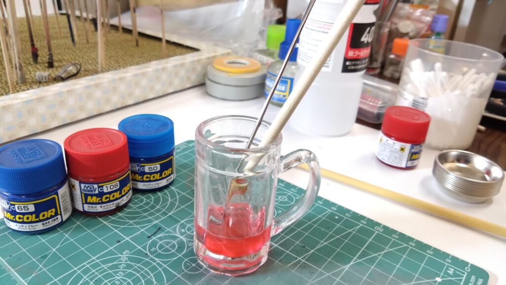 ハセガワ(Hasegawa)の1/72 VF-1 ストライクガウォークバルキリーを作成します。⑫クリアパーツのパーティングラインを消して筆塗、そしてトップコートを吹き付けますの画像