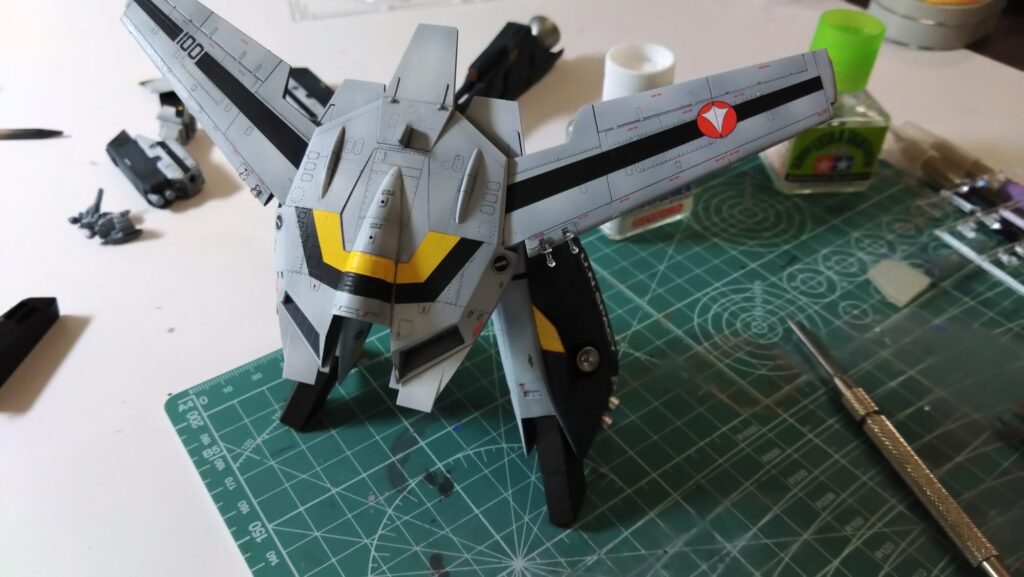 ハセガワ（Hasegawa）の1/72 VF-1 ストライクガウォークバルキリー、今回の最終組み立てで完成ですの画像
