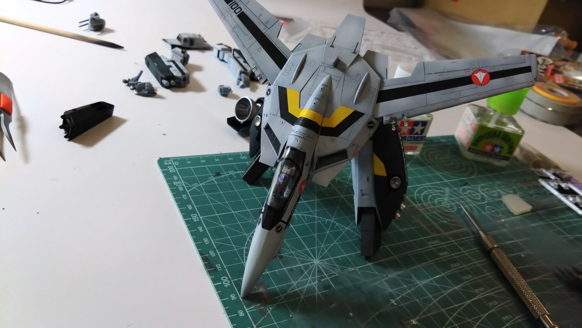 ハセガワ（Hasegawa）の1/72 VF-1 ストライクガウォークバルキリー、今回の最終組み立てで完成ですの画像