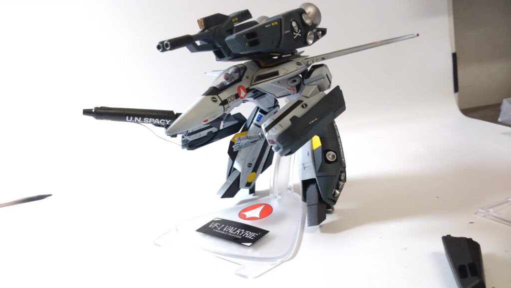 ハセガワ（Hasegawa）の1/72 VF-1 ストライクガウォークバルキリー、今回の最終組み立てで完成ですの画像