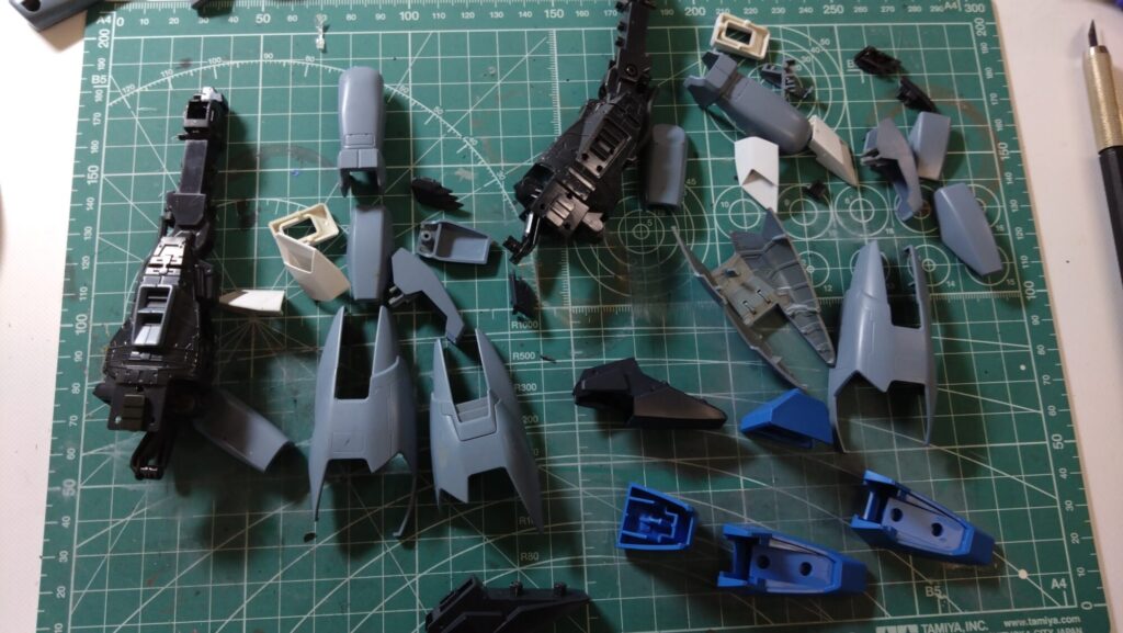 中古組み立て済みのMGゼータプラスA1+C1を分解して合成します。中古MGガンプラを再構築しながら改造する準備をするの画像