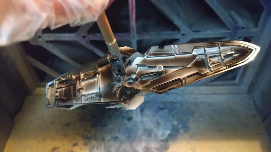 MG 1/100 ナラティブガンダム C装備 Ver.Kaを塗装作成します。④塗装作業の最初はサーフェイサーを吹くことから・・・。（機動戦士ガンダムNT）の画像