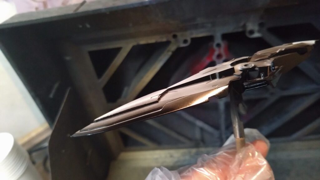 MG 1/100 ナラティブガンダム C装備 Ver.Kaを塗装作成します。④塗装作業の最初はサーフェイサーを吹くことから・・・。（機動戦士ガンダムNT）の画像