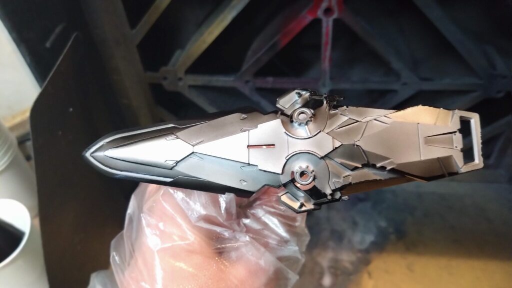 MG 1/100 ナラティブガンダム C装備 Ver.Kaを塗装作成します。④塗装作業の最初はサーフェイサーを吹くことから・・・。（機動戦士ガンダムNT）の画像