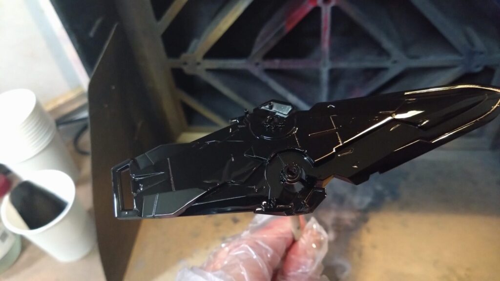 MG 1/100 ナラティブガンダム C装備 Ver.Kaを塗装作成します。④塗装作業の最初はサーフェイサーを吹くことから・・・。（機動戦士ガンダムNT）の画像