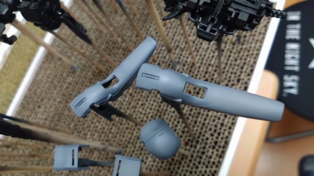 MG 1/100 ナラティブガンダム C装備 Ver.Kaを塗装作成します。⑥トリガーアクションで黒立ち上げ塗装が上手になりたい。（機動戦士ガンダムNT）の画像