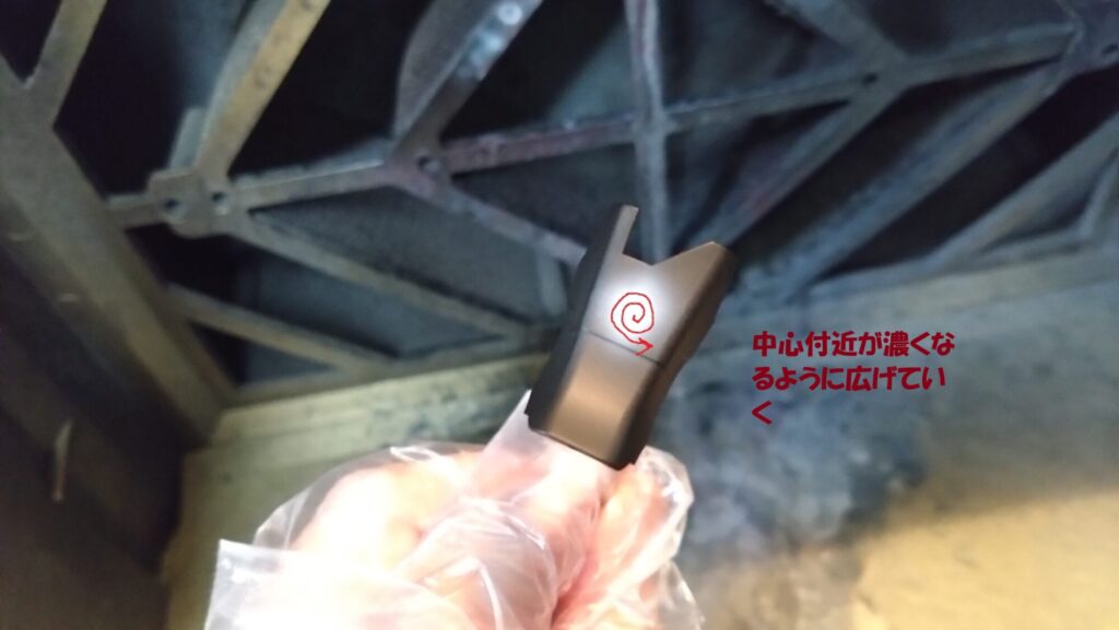 MG 1/100 ナラティブガンダム C装備 Ver.Kaを塗装作成します。⑦トリガーアクション編、ガンダムホワイトを黒立ち上げのグラデーション塗装します。（機動戦士ガンダムNT）の画像